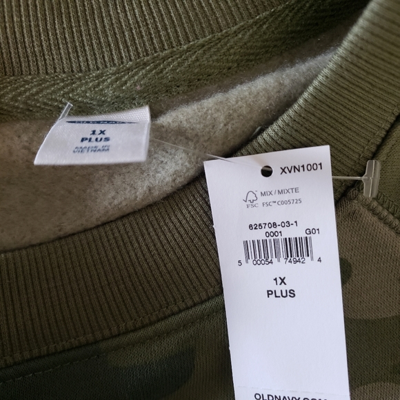 NWT Camo Sweatshirt - Picture 3 of 3